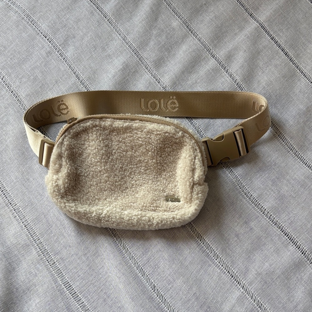 Lole NWOT Cream Sherpa Crossbody Bag - Picture 8 of 14